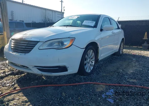2012 Chrysler 200 Touring z USA, uszkodzony, nr VIN 1C3CCBBB3CN205211